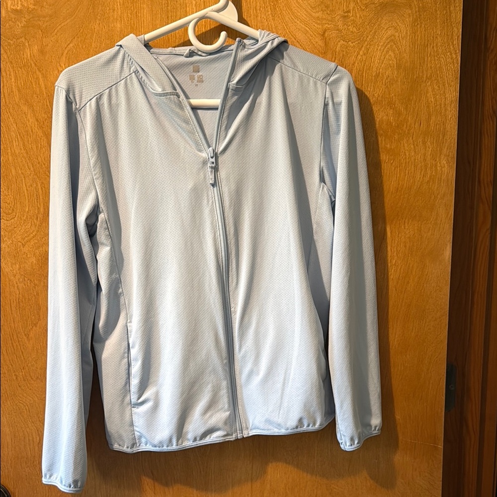 Uniqlo Gray Sweatshirt Casual Comfort